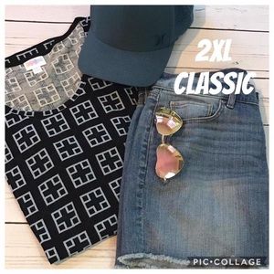 NWT Lularoe Classic T